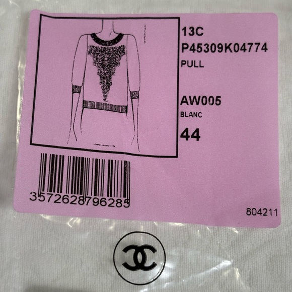 New  Chanel White 3/4 Sleeve Sweater - Picture 4 of 12
